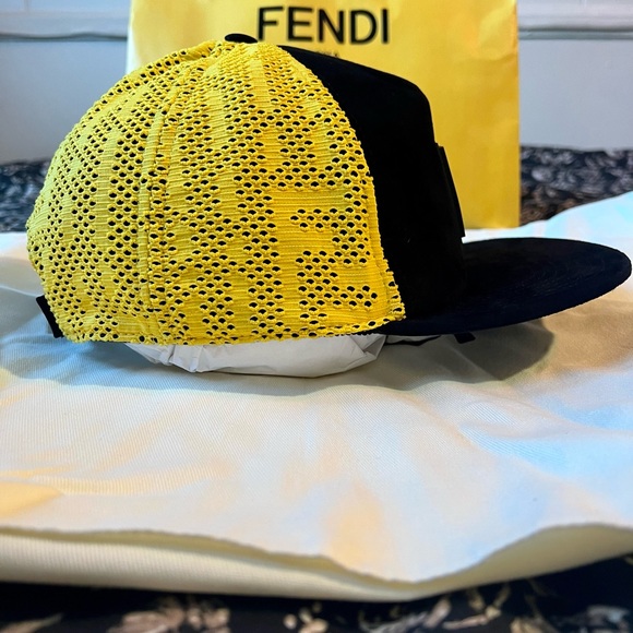 ❌❌SOLD❌❌ NWT Fendi Monogram Hat - Picture 2 of 9